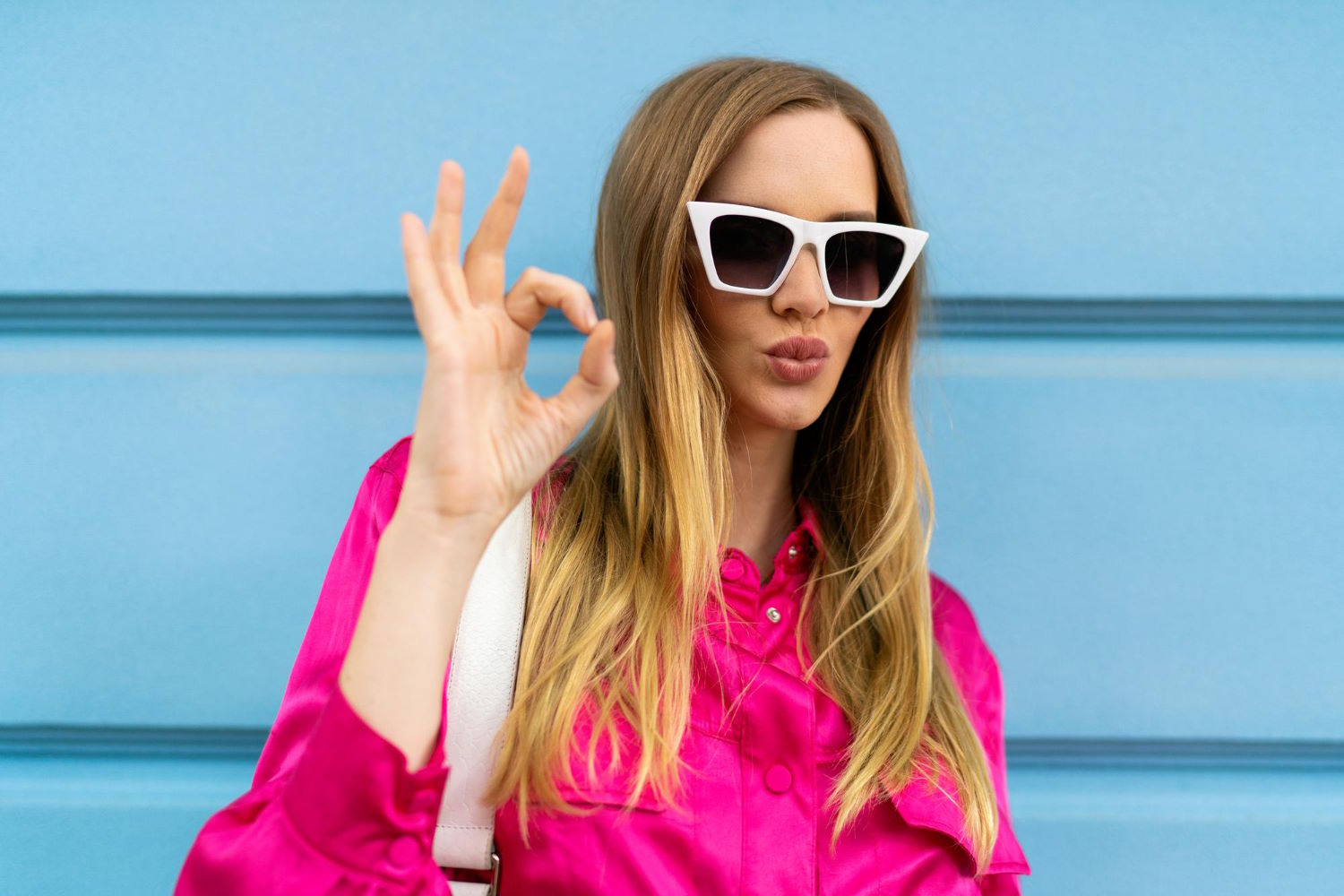 Stylowe okulary przeciwsłoneczne marki Dior – nie tylko ochrona przed słońcem